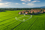 Feld mit aufgezeichneten Grundstück
